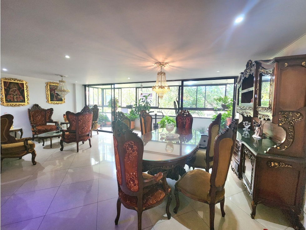 VENTA APARTAMENTO EN LAURELES, MUY BIEN UBICADO.