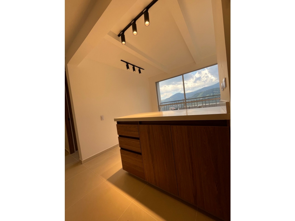 VENTA APARTAMENTO EN CALDAS, PISO ALTO.