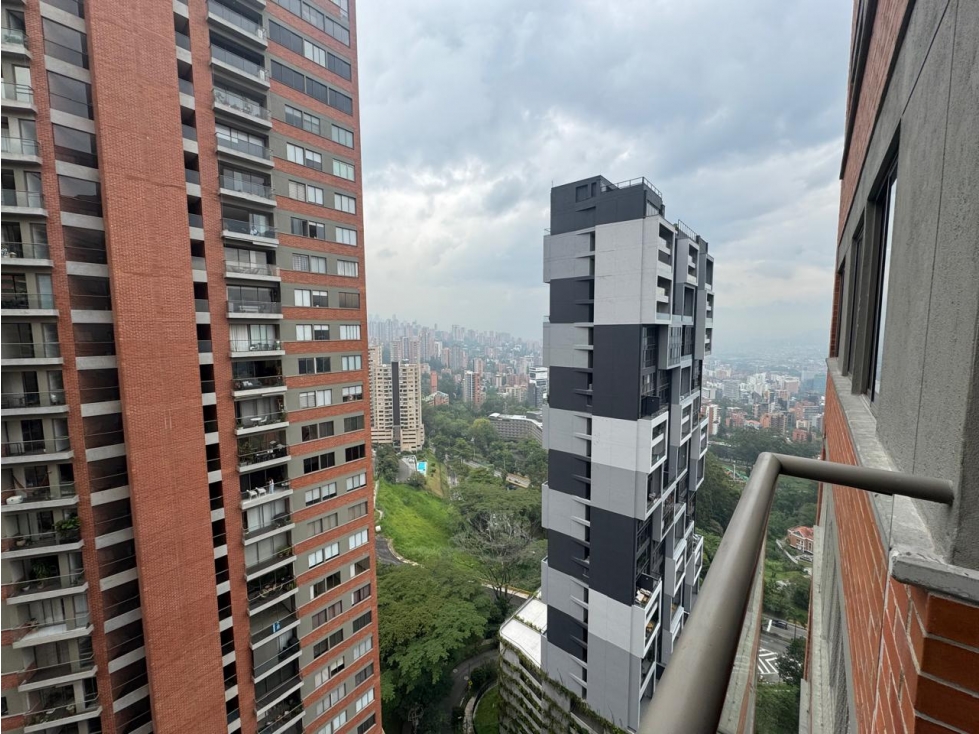VENTA APARTAMENTO EN ALTOS DEL POBLADO, PADRE MARIANITO, PISO ALTO — foto 5