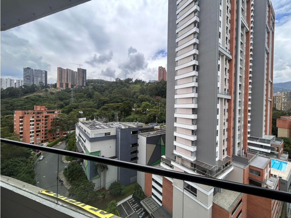 VENTA APARTAMENTO CASTROPOL, POBLADO — foto 3