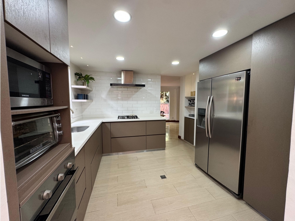 VENTA CASA DOS NIVELES EN SAN LUCAS - POBLADO — foto 3
