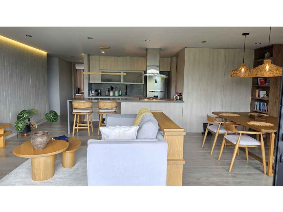 VENTA APARTAMENTO ALTOS DEL POBLADO, PISO MEDIO. VISTA ABIERTA — foto 5