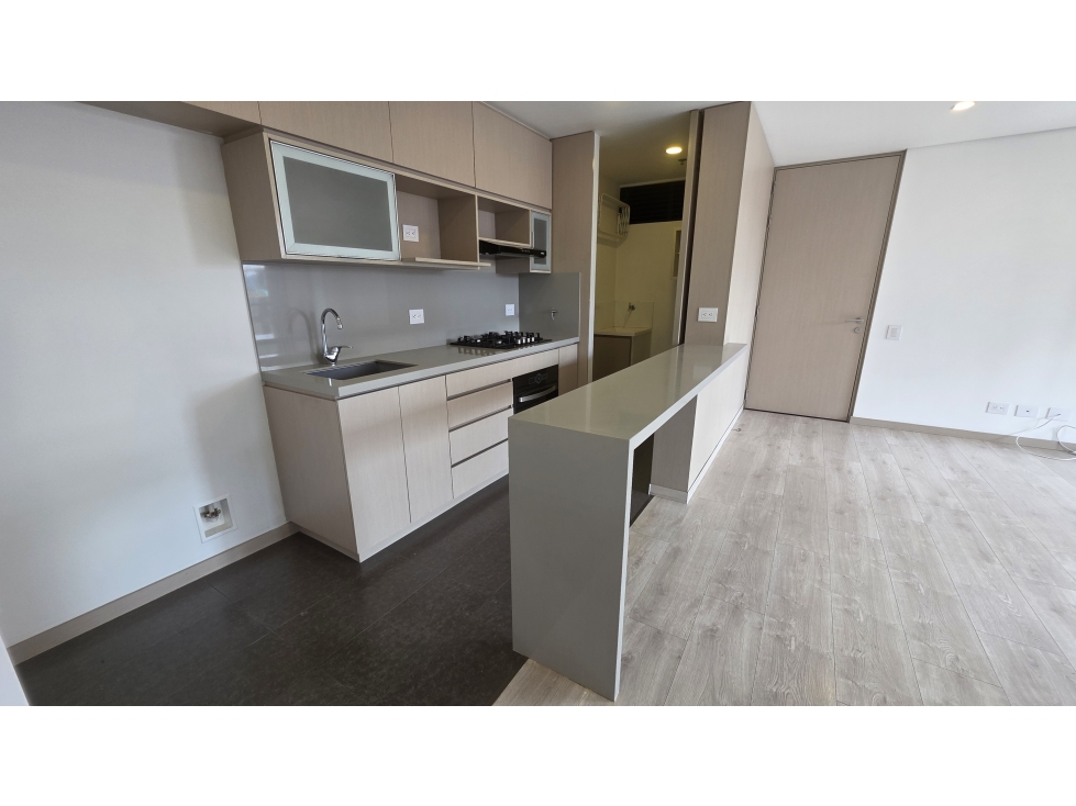 VENTA APARTAMENTO ALTOS DEL POBLADO, PISO ALTO. — foto 5