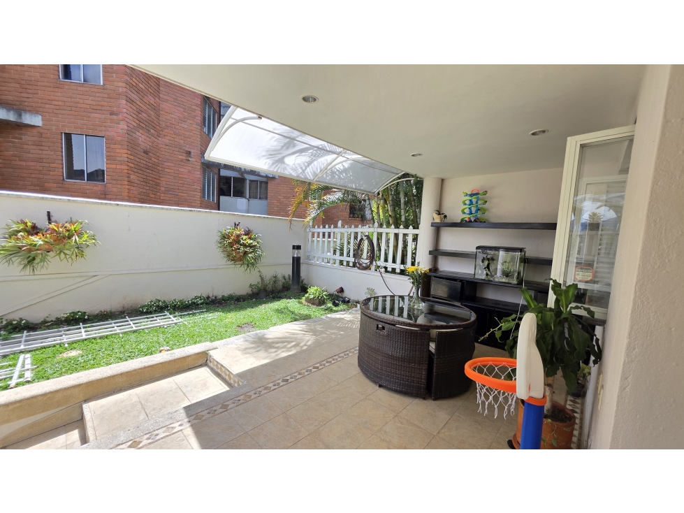 VENTA CASA PARA REMODELAR EN LAS LOMAS 2, EL POBLADO — foto 3