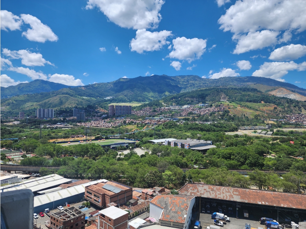 VENTA APARTAMENTO EN NIQUIA, VISTA CIUDAD, PISO ALTO. — foto 3