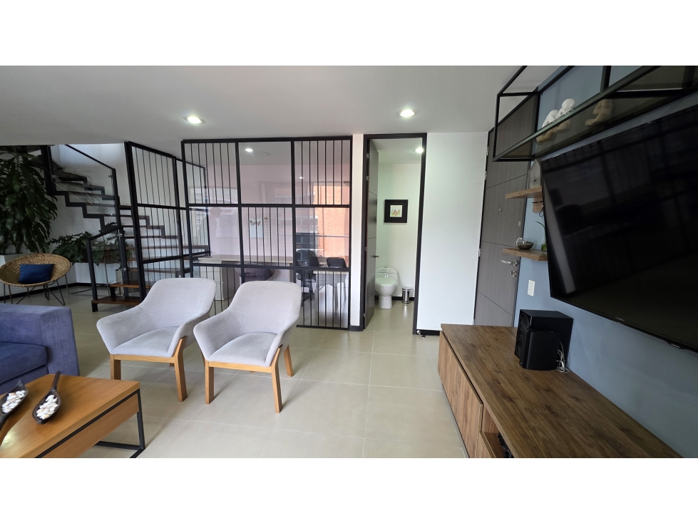 VENTA APARTAMENTO DUPLEX EN ALTOS DEL POBLADO. — foto 4