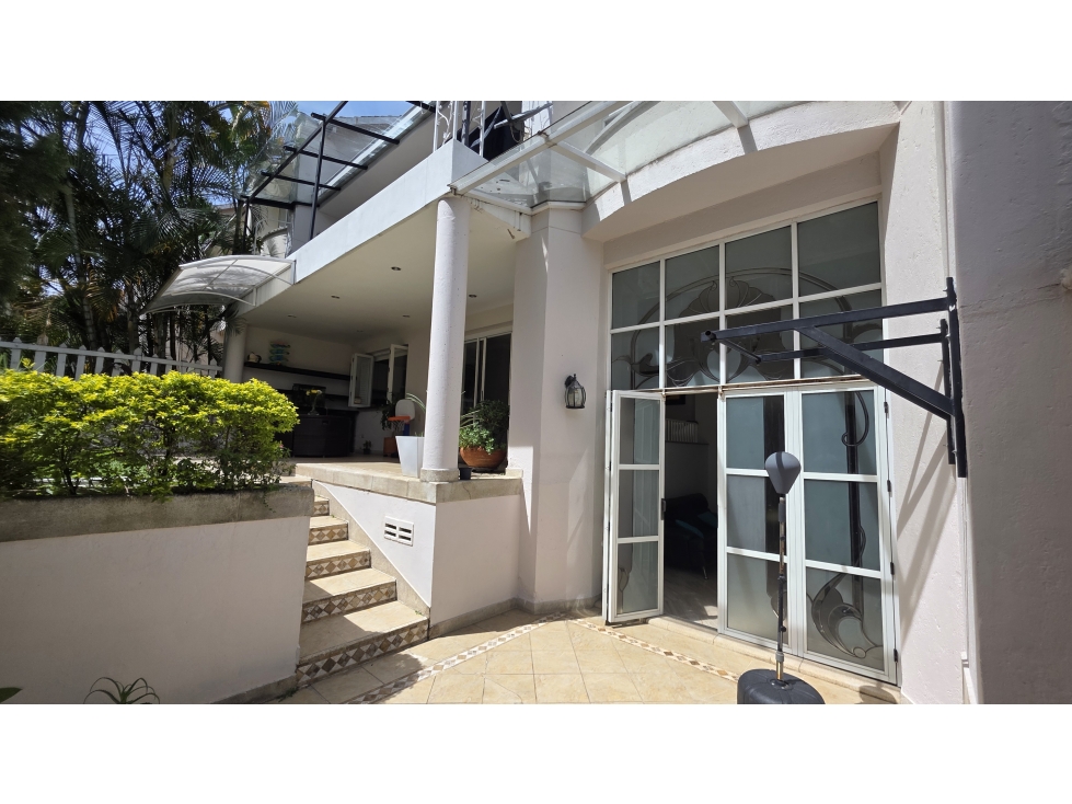 VENTA CASA PARA REMODELAR EN LAS LOMAS 2, EL POBLADO