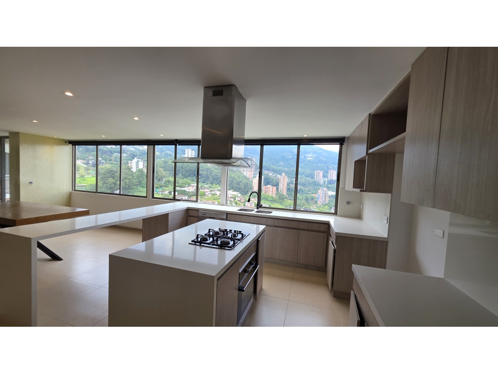 VENTA APARTAMENTO DUPLEX EN ALTOS DEL POBLADO, VISTA ABIERTA. — foto 3