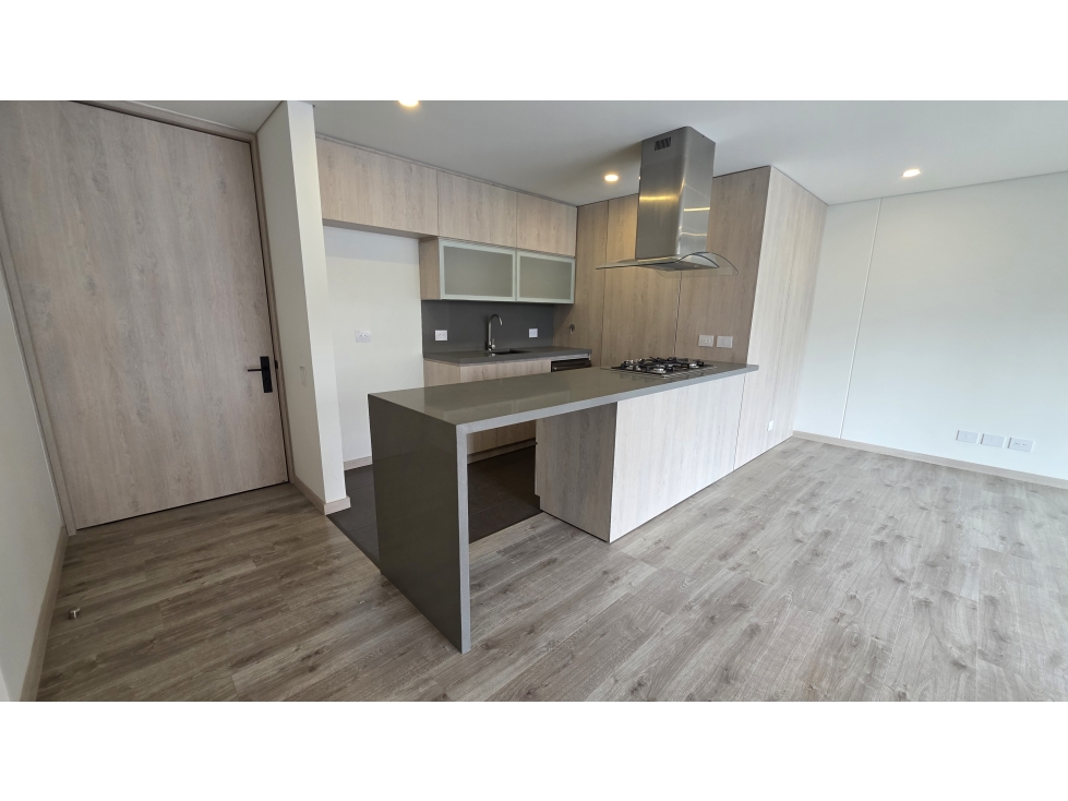 VENTA DE APARTAMENTO EN EL POBLADO SECTOR PADRE MARIANITO. PISO ALTO — foto 2