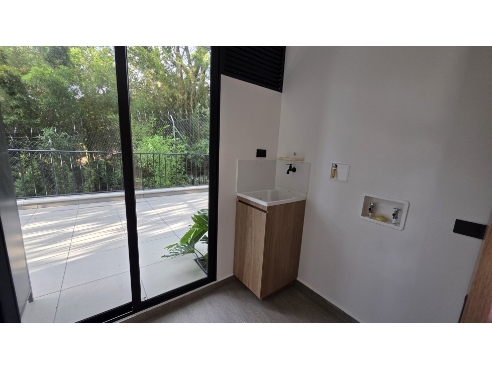 VENTA APARTAMENTO LOMA DEL ESMERALDAL ENVIGADO PARA ESTRENAR — foto 3