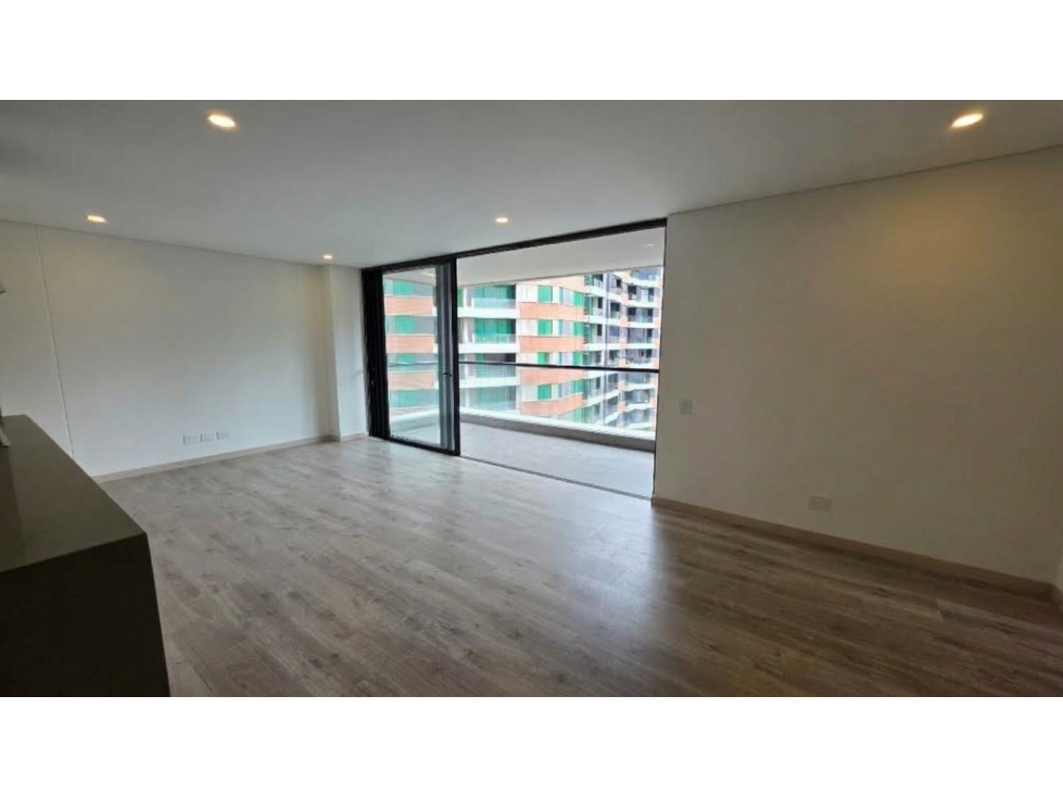 VENTA DE APARTAMENTO EN EL POBLADO SECTOR PADRE MARIANITO. PISO ALTO — foto 6