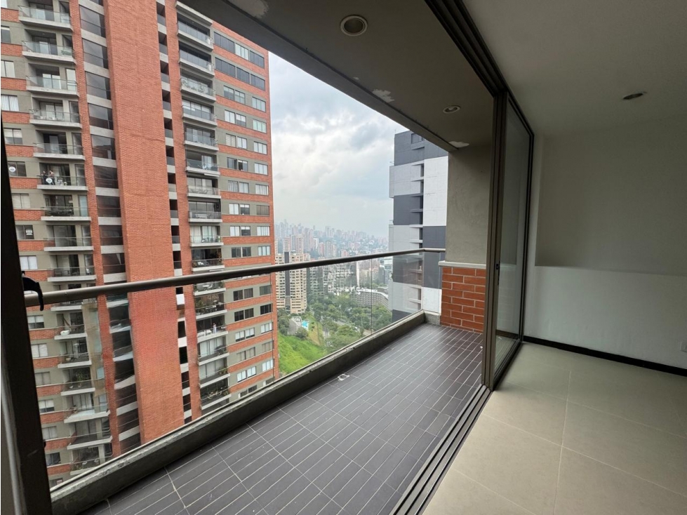 VENTA APARTAMENTO EN ALTOS DEL POBLADO, PADRE MARIANITO, PISO ALTO — foto 4