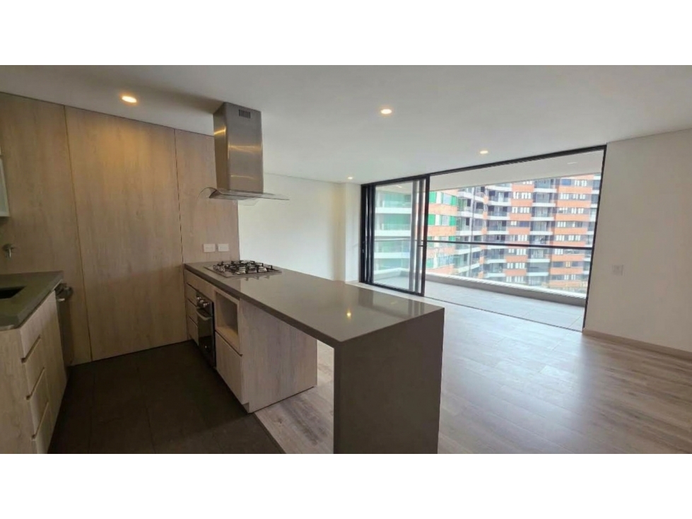 VENTA DE APARTAMENTO EN EL POBLADO SECTOR PADRE MARIANITO. PISO ALTO — foto 5