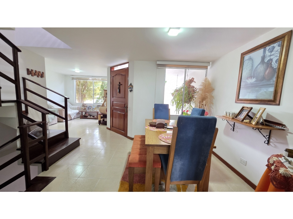 VENTA CASA DE TRES NIVELES EN UNIDAD CERRADA. SURAMERICA, LA ESTRELLA — foto 2