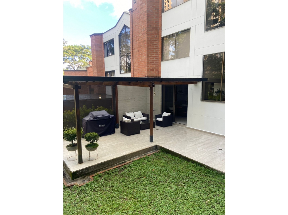 VENTA CASA CON TERRAZA EN LOS BALSOS