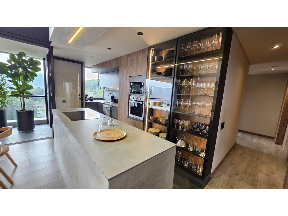 VENTA PENTHOUSE EN ALTOS DEL POBLADO, VISTA ABIERTA A CIUDAD. — foto 2