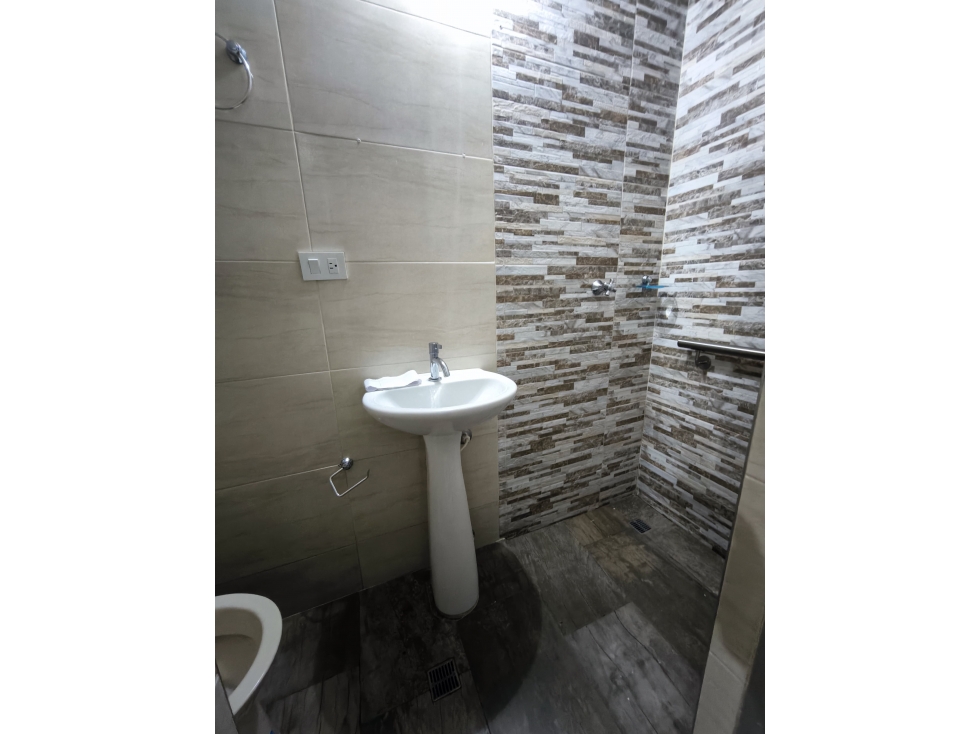 CASA EN VENTA DE TRES PISOS EN EL BARRIO SANTO DOMINGO C-VR — foto 6