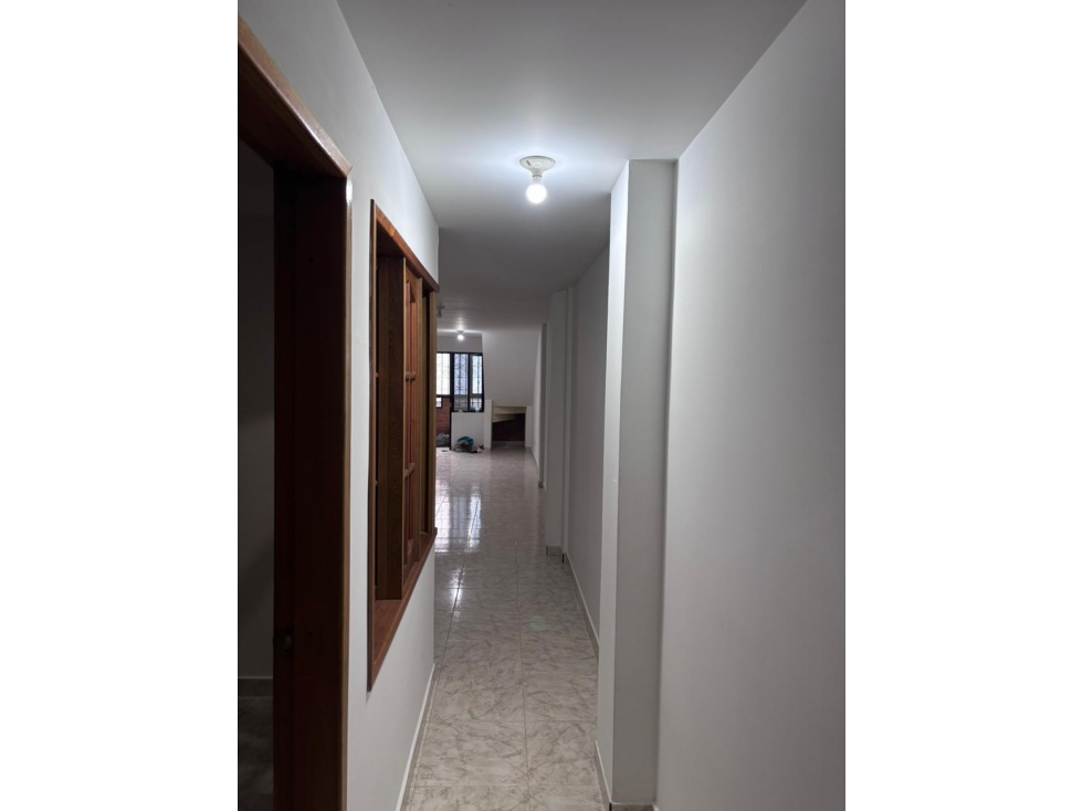 SE VENDE CASA DE TRES NIVELES INDEPENDIENTES EN LA FLORA DC W:9679737 — foto 2