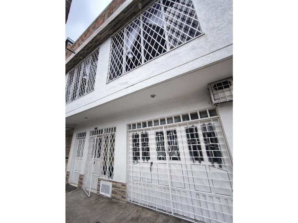 CASA EN VENTA PRIMER PISO PROPIEDAD HORIZONTAL EN EL TRONCAL C-VR