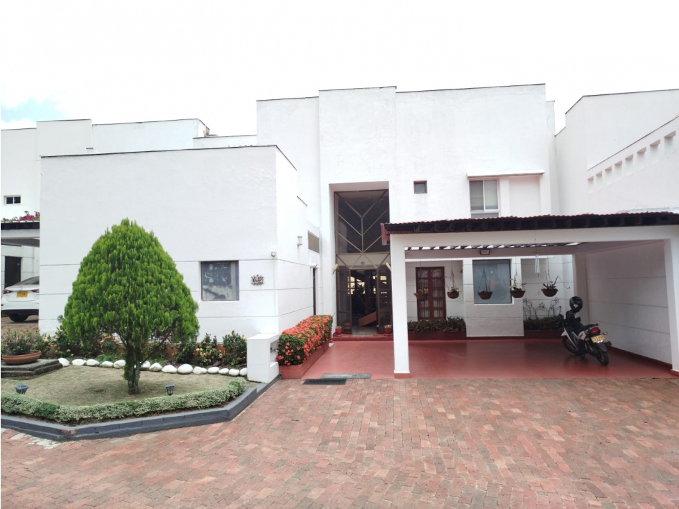 SE VENDE CASA EN CONDOMINIO AL SUR DE CALI W9496582C-GF