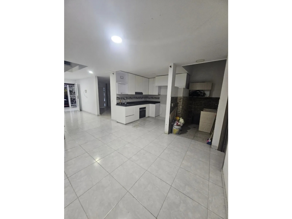 SE VENDE CASA DE 3 PISOS EN VALLE DEL LILI DC W:10223210 — foto 6