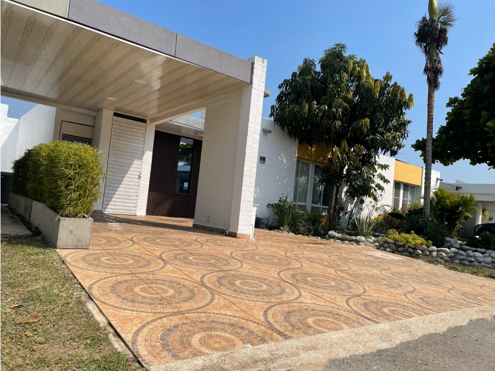 CASA EN VENTA DE UN PISO EN EL CASTILLO JAMUNDÍ (VR) — foto 2