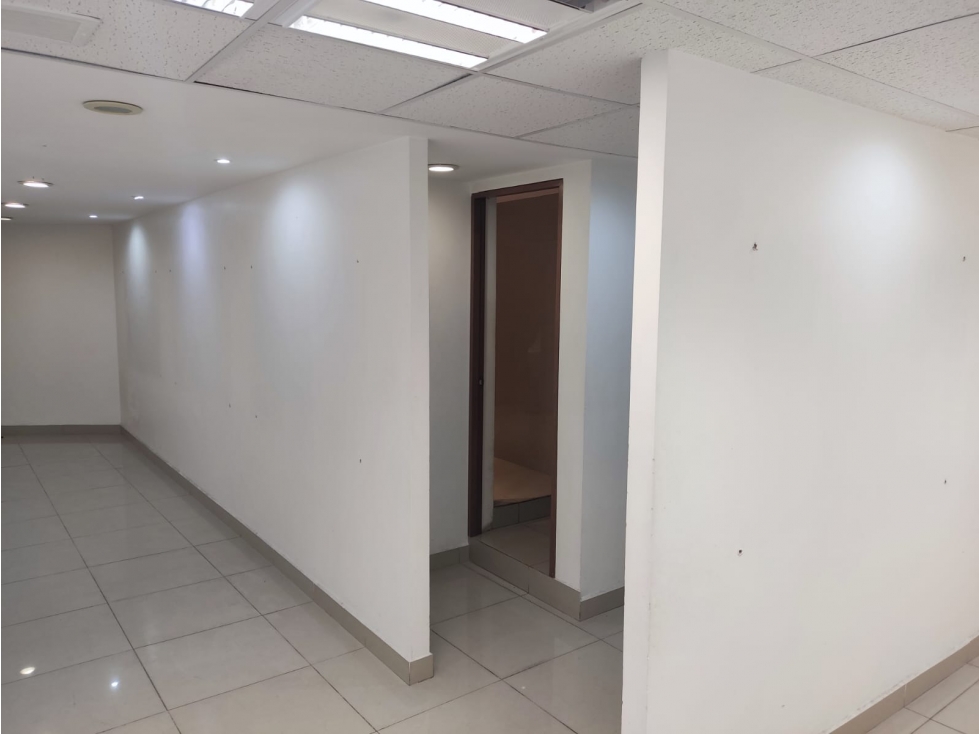 LOCAL EN RENTA DE 400 M2. EN SAN JOSE INSURGENTES - 5