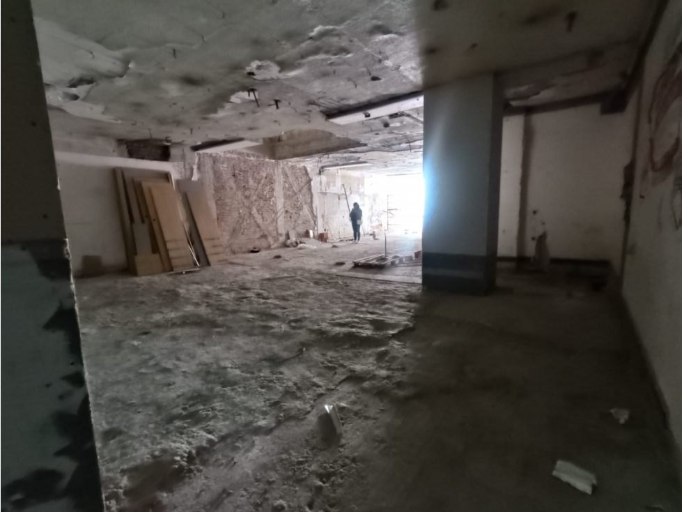 LOCAL DE 196 m² EN INSURGENTES SUR | DOBLE ALTURA | EN RENTA - 1