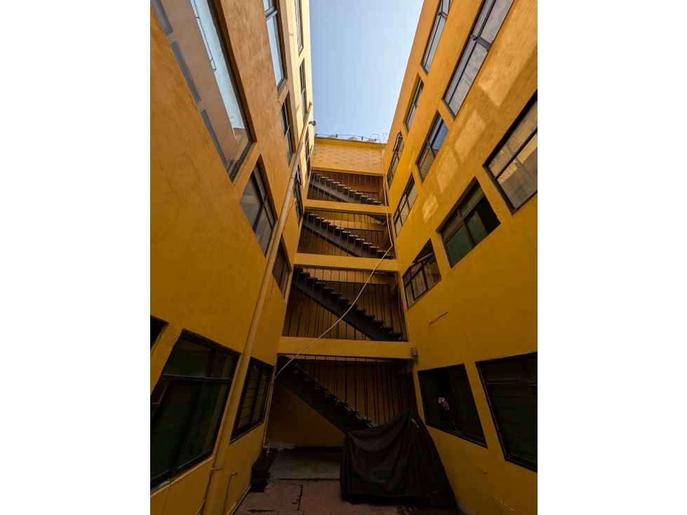 VENTA DE EXCELENTE EDIFICIO CON 8 DEPTOS. EN TLANEPANTLA DE BAZ - 1