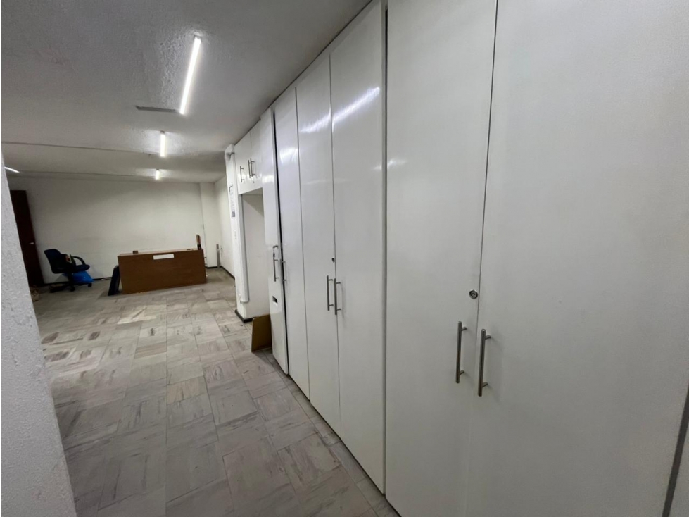 EXCELENTE OFICINA EN RENTA DE 190M2 PARA CLINICA — foto 2