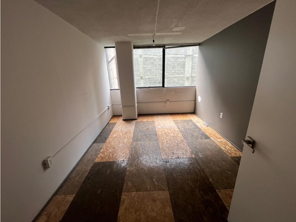 EXCELENTE OFICINA DE 55M2 EN RENTA EN INSURGENTES — foto 2