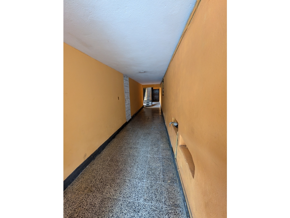 VENTA DE EXCELENTE EDIFICIO CON 8 DEPTOS. EN TLANEPANTLA DE BAZ - 2