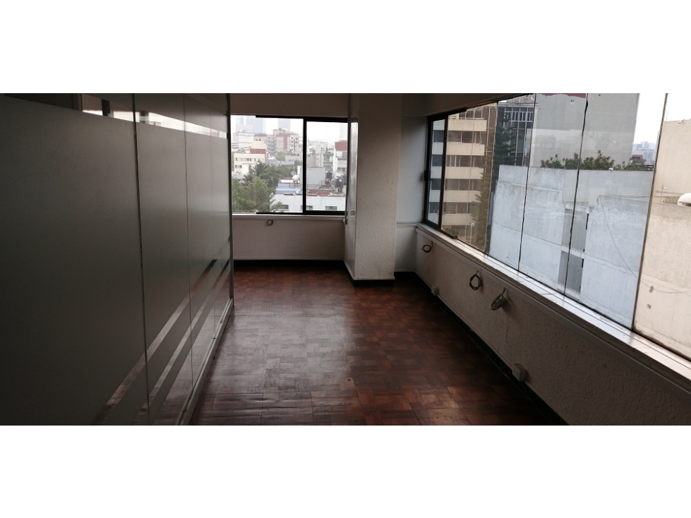 RENTA DE EXCELENTE OFICINA DE 90 MTS. 5 PRIVADOS Y RECEPCIÓN - 5