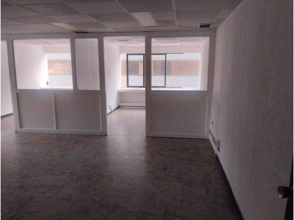 SE RENTA OFICINA DE 75 MTS. EN HIPODROMO CONDESA - 5
