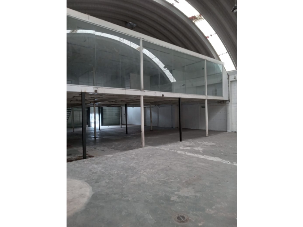 RENTA DE BODEGA O LOCAL DE 720 M2 EN SAN PEDRO DE LOS PINOS. - 4