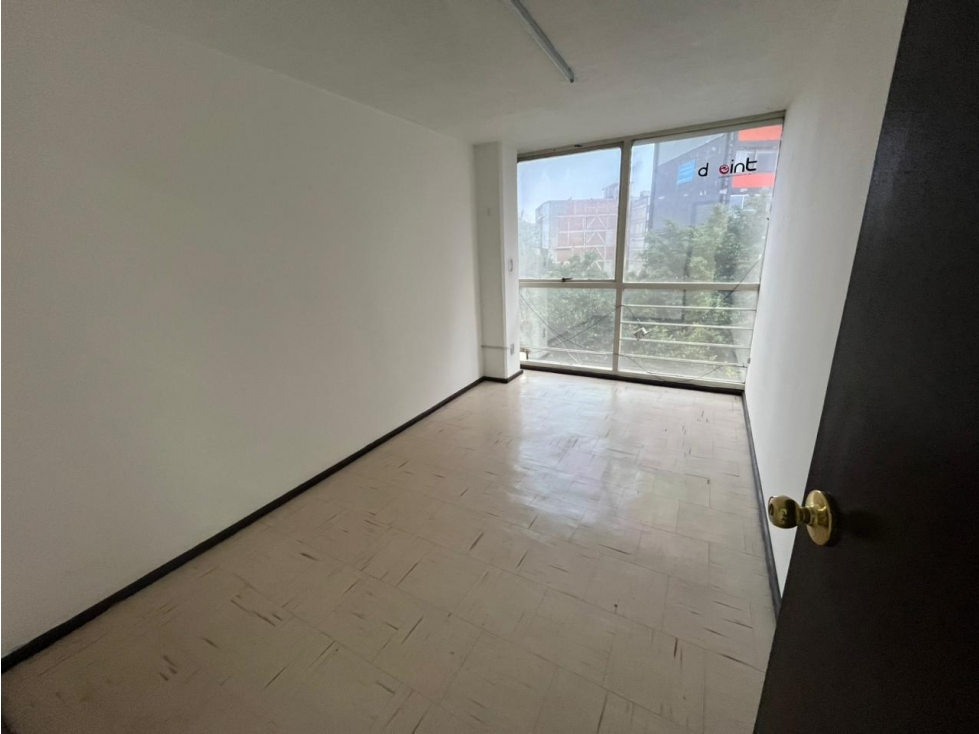 EXCELENTE OFICINA EN RENTA CON 5 PRIVADOS EN INSURGENTES - 2