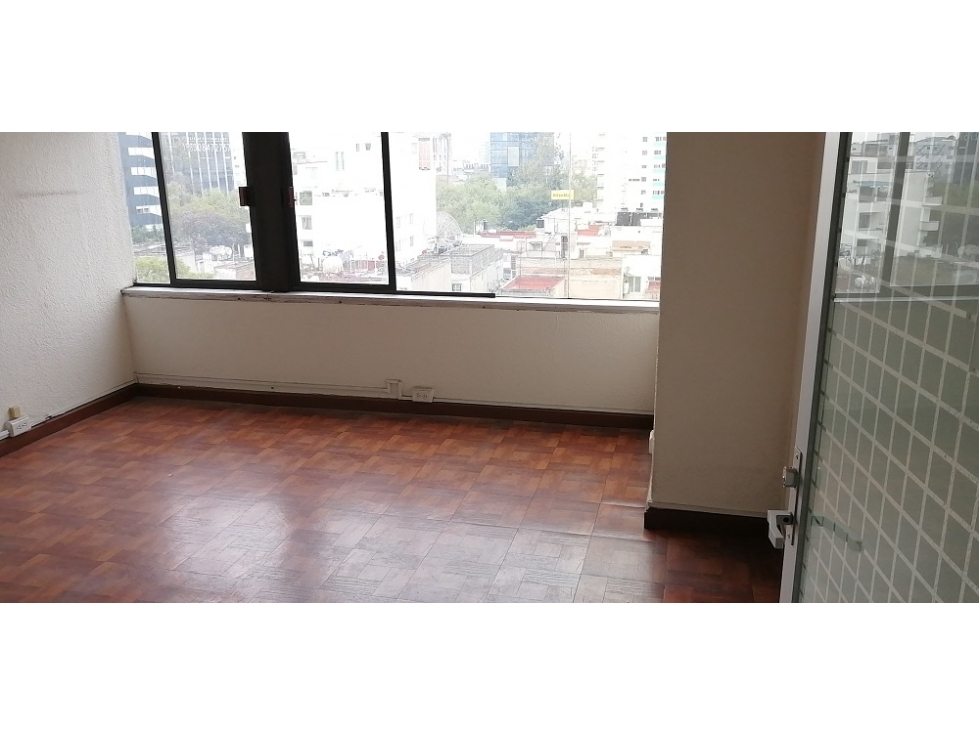 RENTA DE EXCELENTE OFICINA DE 90 MTS. 5 PRIVADOS Y RECEPCIÓN - 3