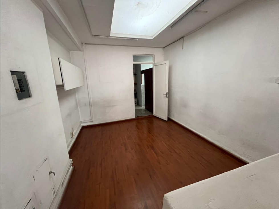 EXCELENTE PISO DE OFICINAS EN RENTA SOBRE INSURGENTES - 4