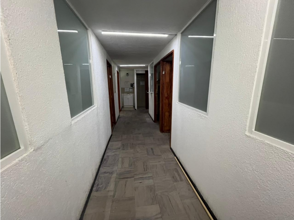 EXCELENTE OFICINA EN RENTA DE 190M2 PARA CLINICA — foto 5
