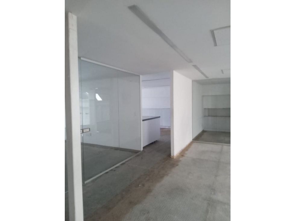 RENTA DE BODEGA O LOCAL DE 720 M2 EN SAN PEDRO DE LOS PINOS. - 2