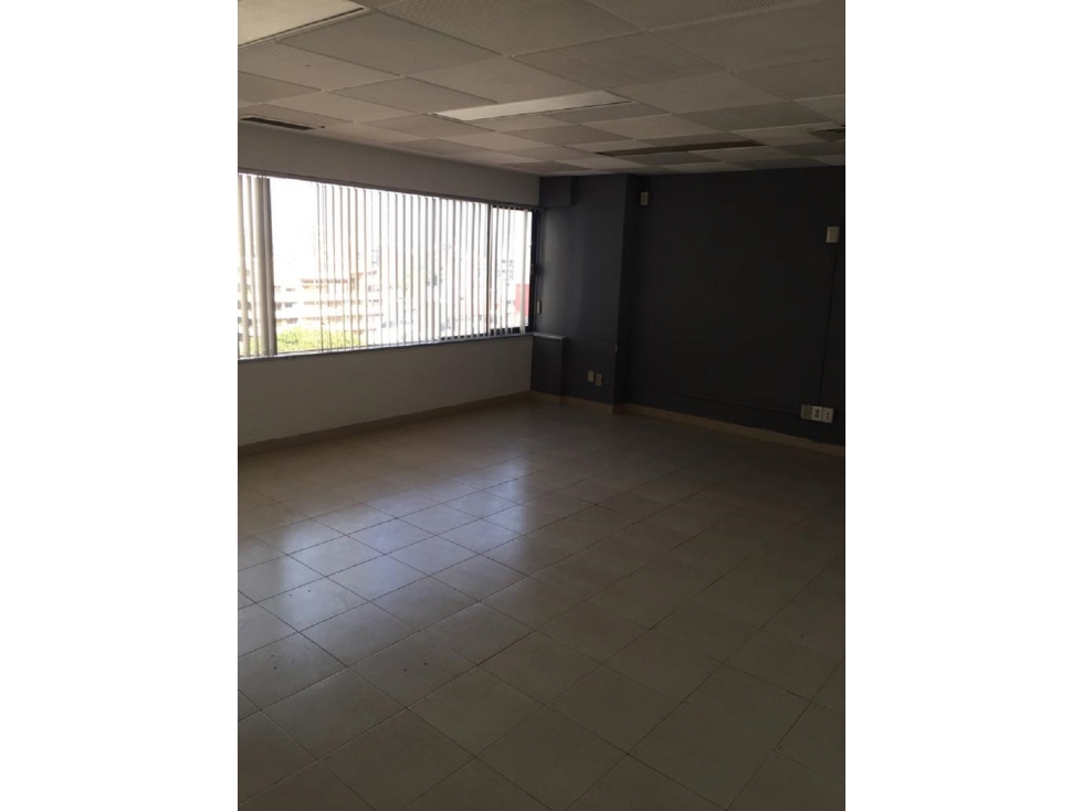 SE RENTA OFICINA DE 125 MTS. SOBRE AV. BAJA CALIFORNIA - 3