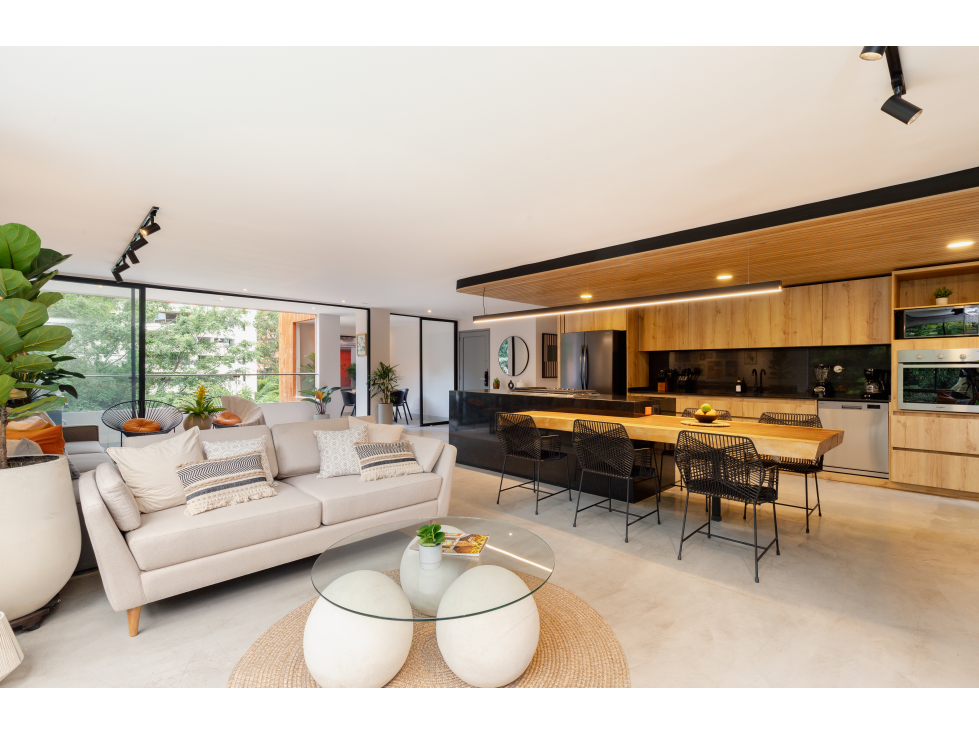 Vende amplio apartamento remodelado milla de oro Medellin — foto 2