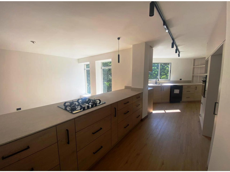 Vende Amplio Apartamento remodelado- Milla de oro Poblado — foto 3
