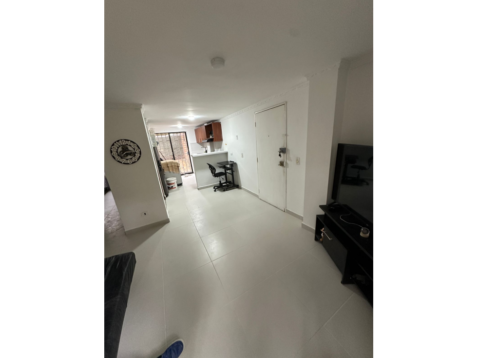 Apartamento primer piso con parqueadero-Almeria-Laureles