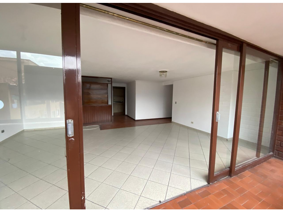 Venta Apartamento Para remodelar Colores- medellin — foto 2