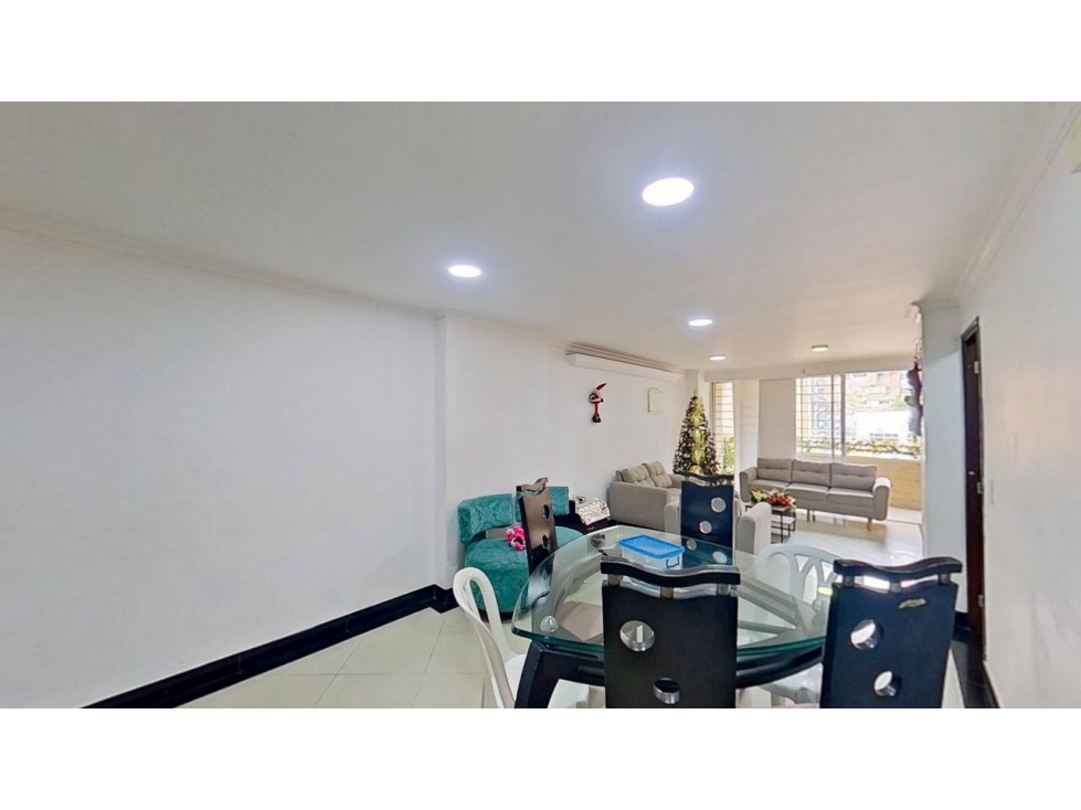 Venta apartamento segundo piso, 2 parqueaderos Laureles- Medellín