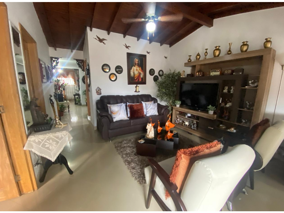 Vende casa segundo piso P.H La Gloria- Belen
