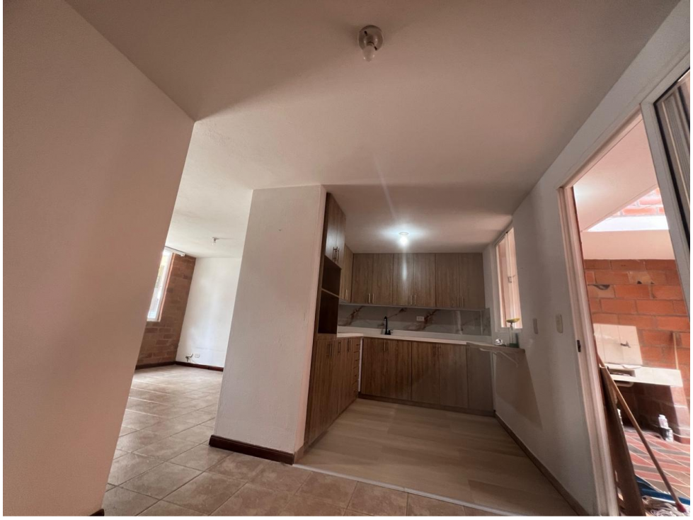 Vende casa unifamiliar Doble parqueadero Sector La Catolica- Rionegro — foto 2
