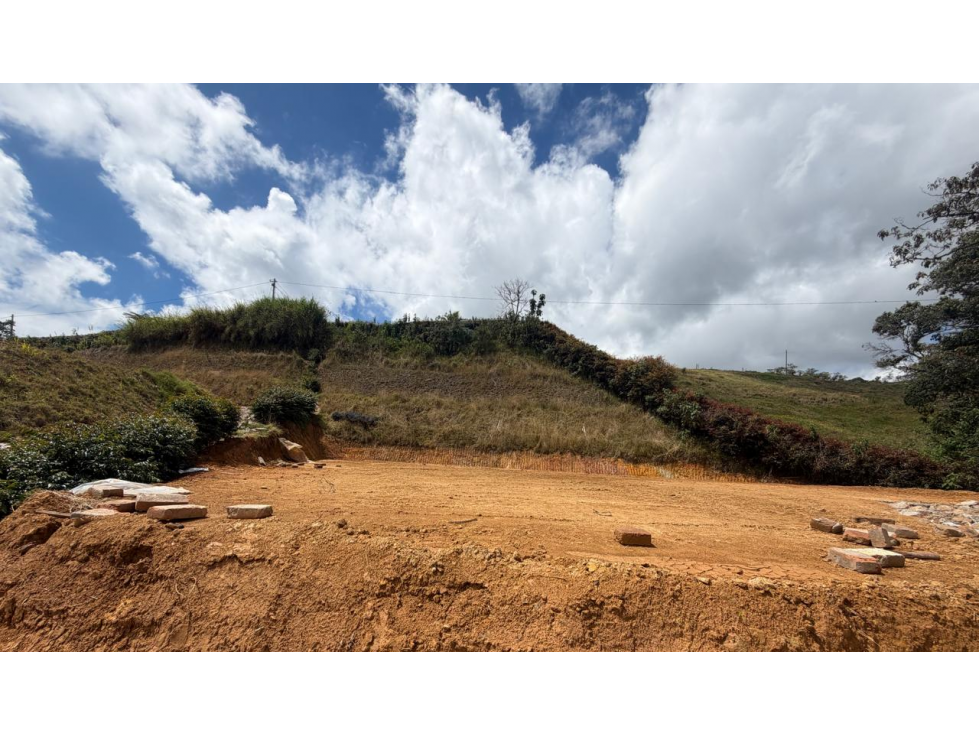 Venta de lote- matricula independiente-Santa Elenea-El Llano