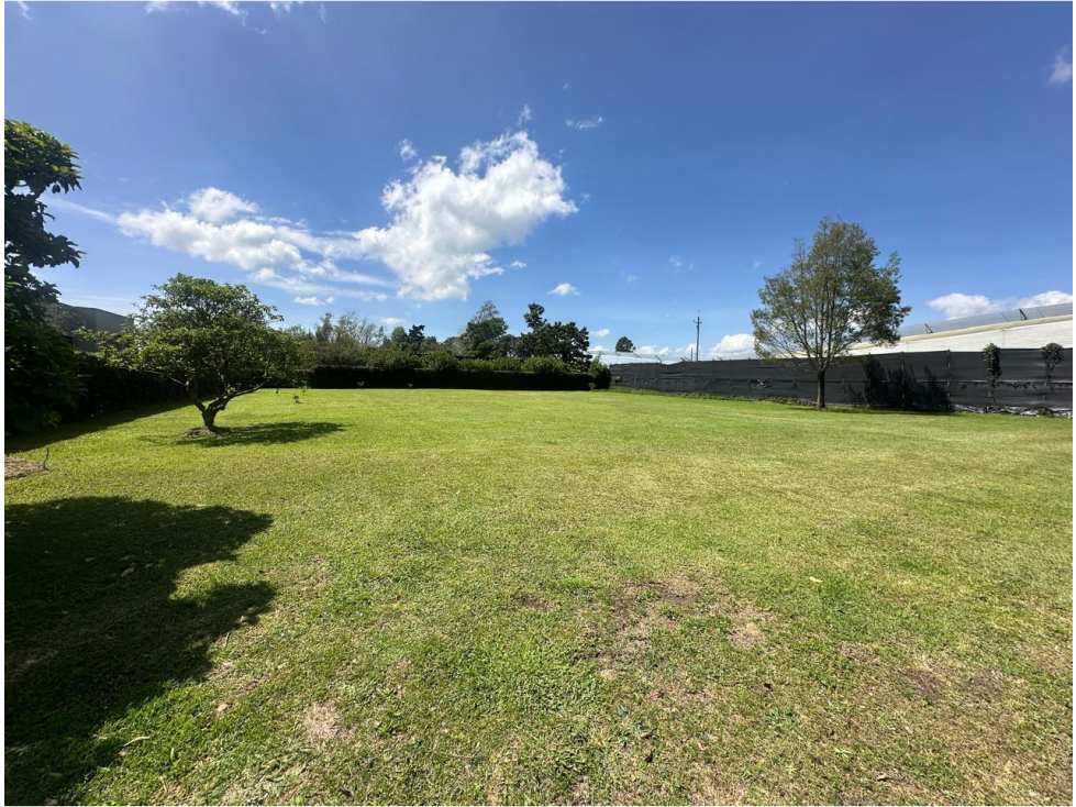 Vende Lote en Unidad Exclusiva Llano grande